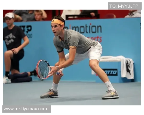 亨特表现出色半场高效6中5砍下12分6板1助1断依旧稳健展现实力