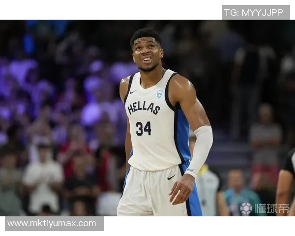 字母哥上半场表现平平仅得10分3板3助2断球队需更强支持