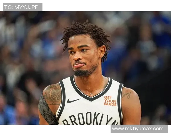 克拉克斯顿高效表现全队依赖他12投8中轻松砍下17分4篮板2助攻 克拉克斯顿高效表现全队依赖他12投8中轻松砍下17分4篮板2助攻