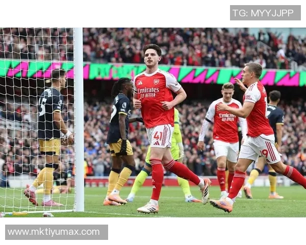 内维尔赞凯塞多为英超最佳中场卡拉格力挺赖斯更具全能与控球优势